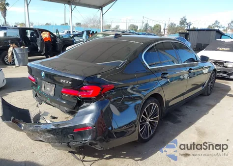 2022 BMW 530E z USA, uszkodzony, nr VIN WBA13AG01NCK34366